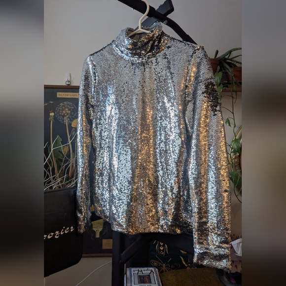 ICONE silver sequin turtleneck shirt w/hidden half zip in back, Sz S - VGUC - Picture 1 of 5